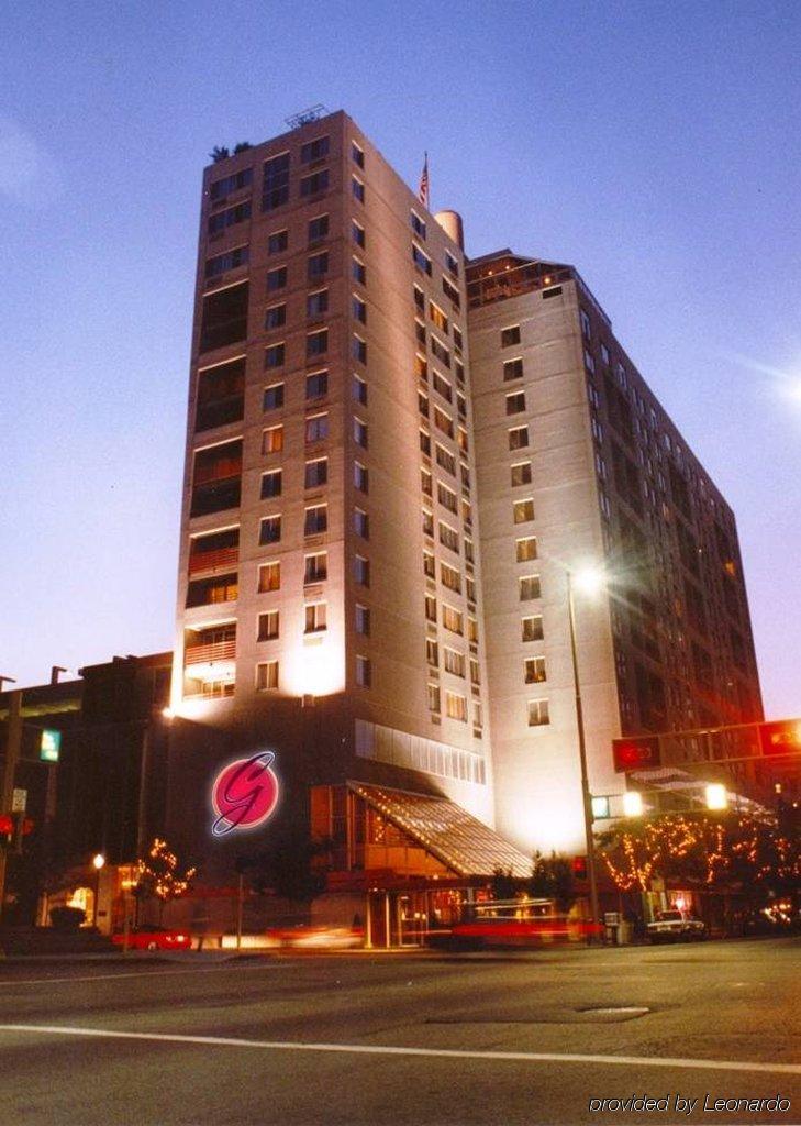 Garfield Suites Hotel Cincinnati Exterior photo